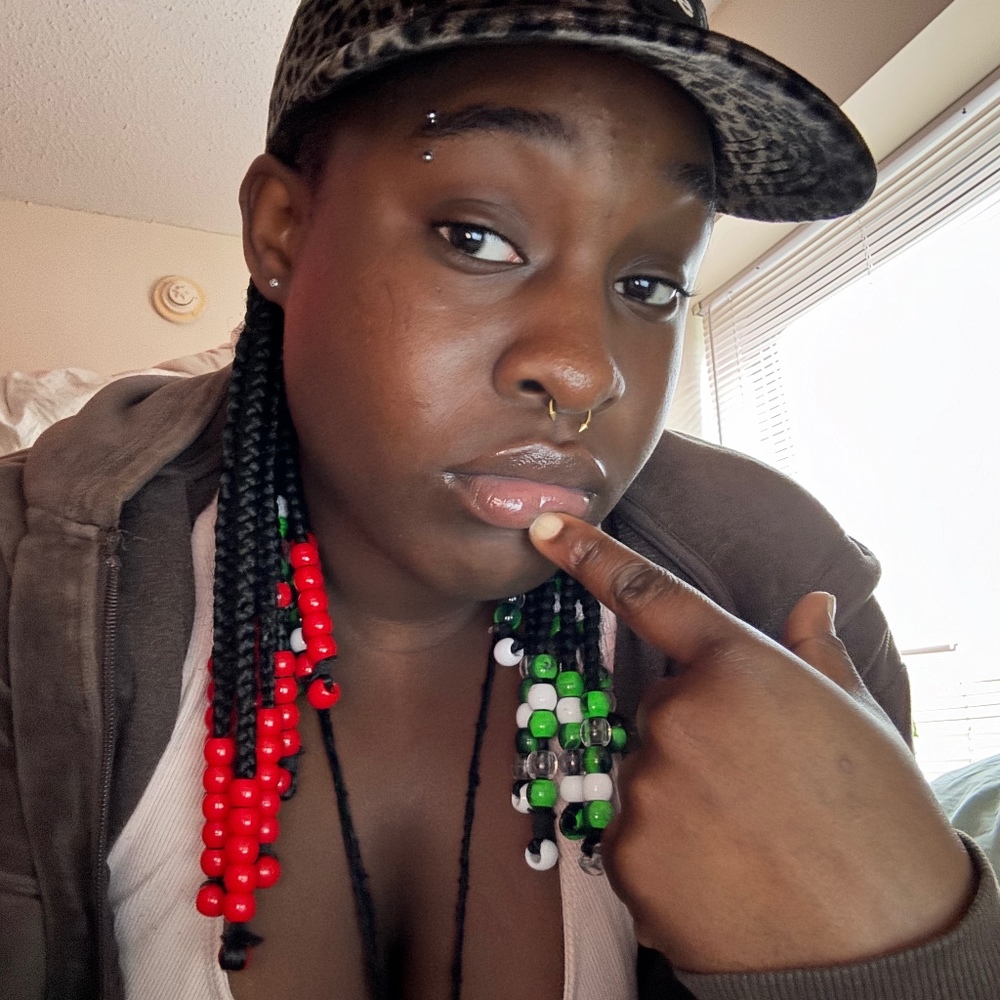 Meet your Posher, Akosua